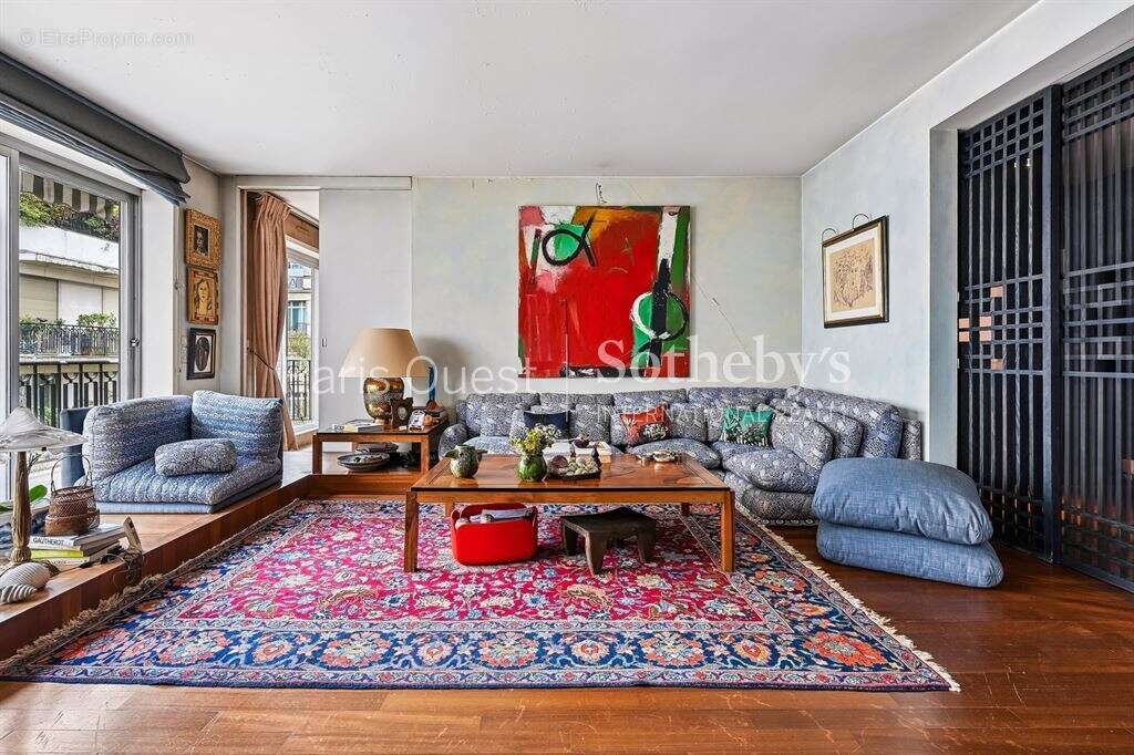 Appartement à NEUILLY-SUR-SEINE
