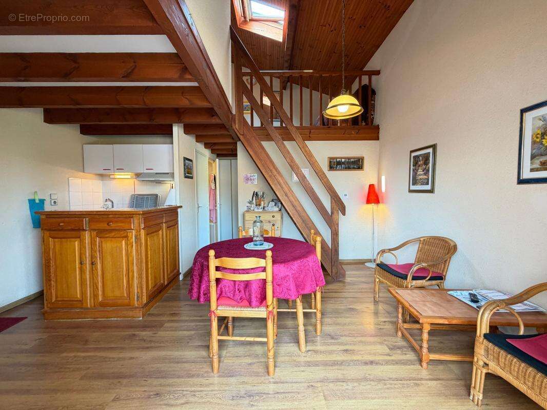 APPARTEMENT 3 Pièces + Mezzanine à 300 m Plage de Nauzan - photo 3