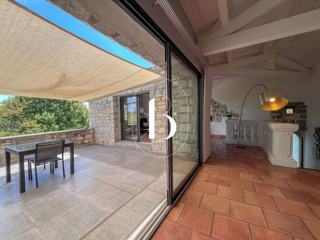 Maison 350 m² à Bessas  - photo 25