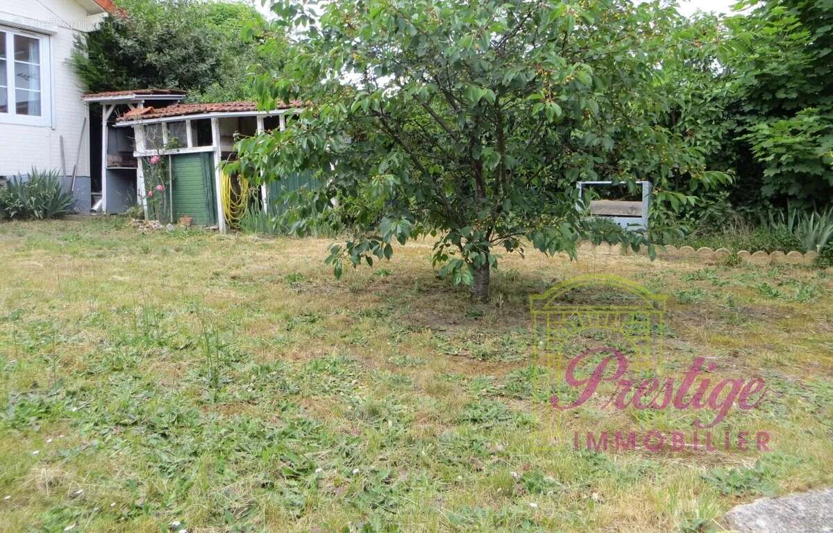 Maison à LE MESNIL-LE-ROI