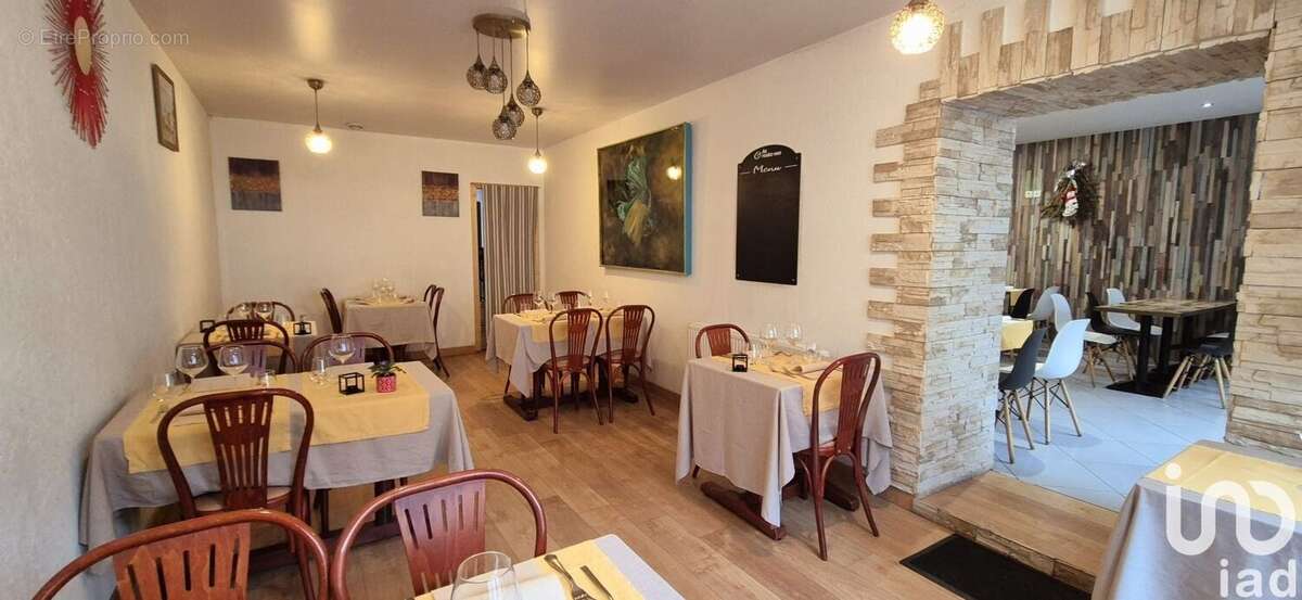 Photo 3 - Commerce à LA MOUILLE