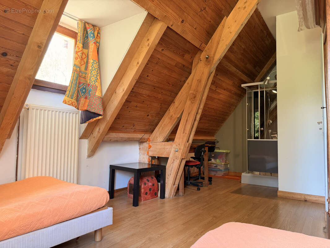 Maison Traditionnelle T5 - 142m2 sur 6300m2 de jardin - photo 9