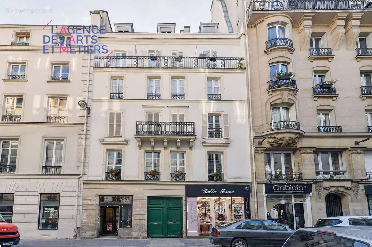 Appartement à PARIS-3E