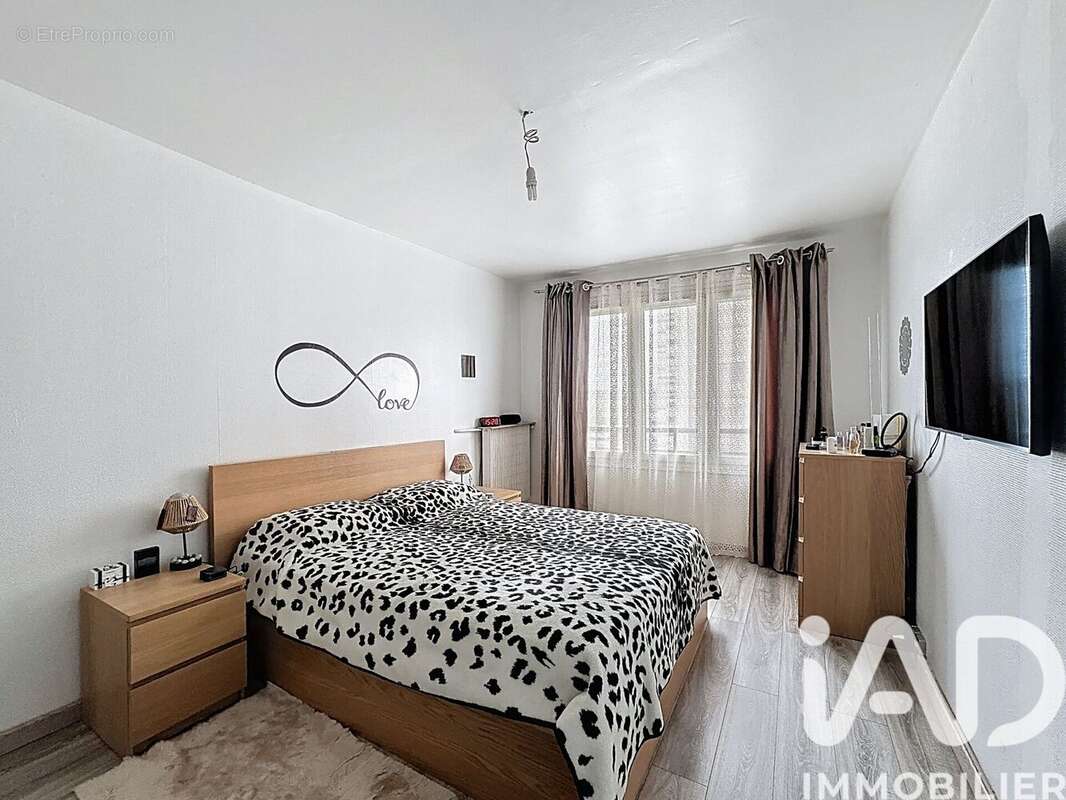 Photo 7 - Appartement à VILLENEUVE-LA-GARENNE