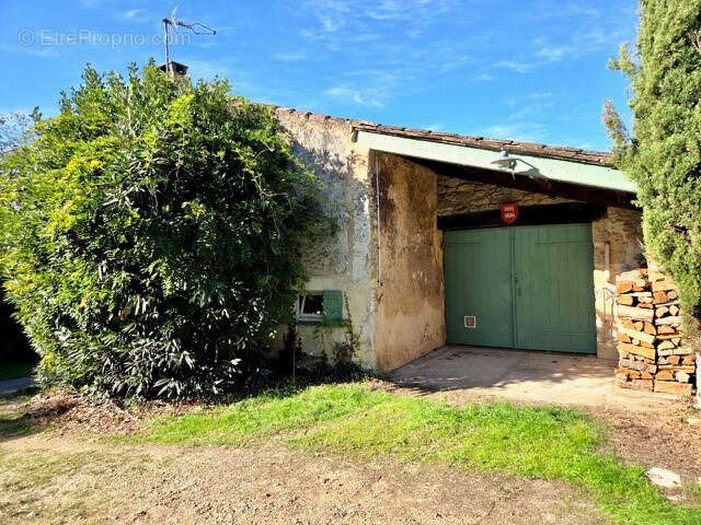 Maison à SAINT-MARTIN-DE-SESCAS