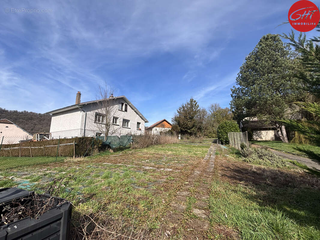 Appartement à HYEVRE-PAROISSE
