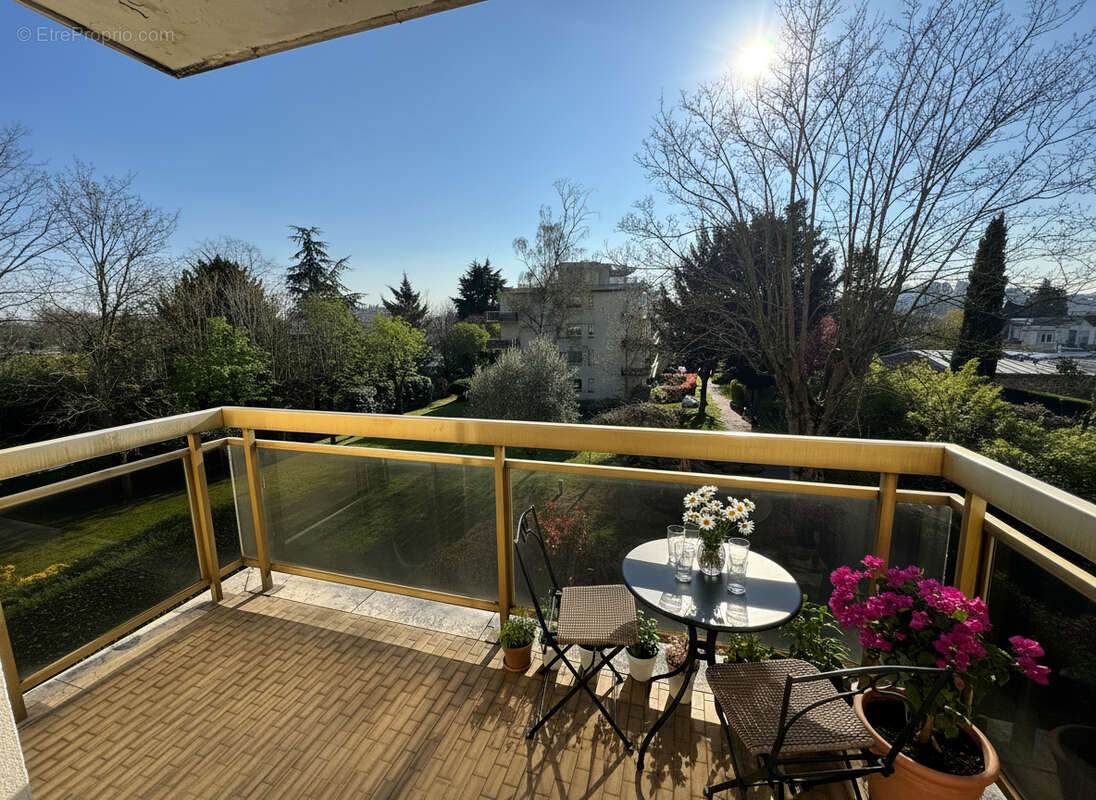Appartement à ENGHIEN-LES-BAINS