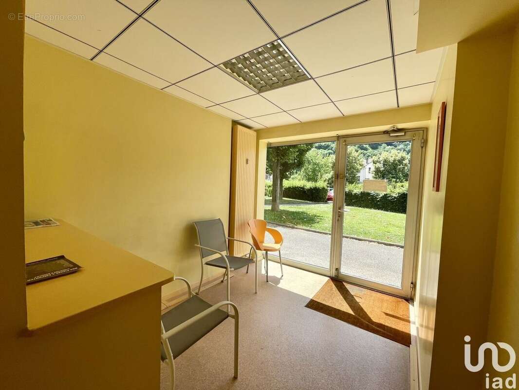 Photo 2 - Commerce à JARRIE