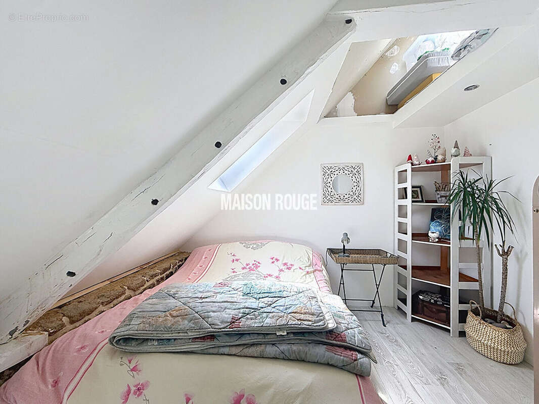 Maison en pierres avec potentiel  d'aménagement sur grand terrain - photo 11