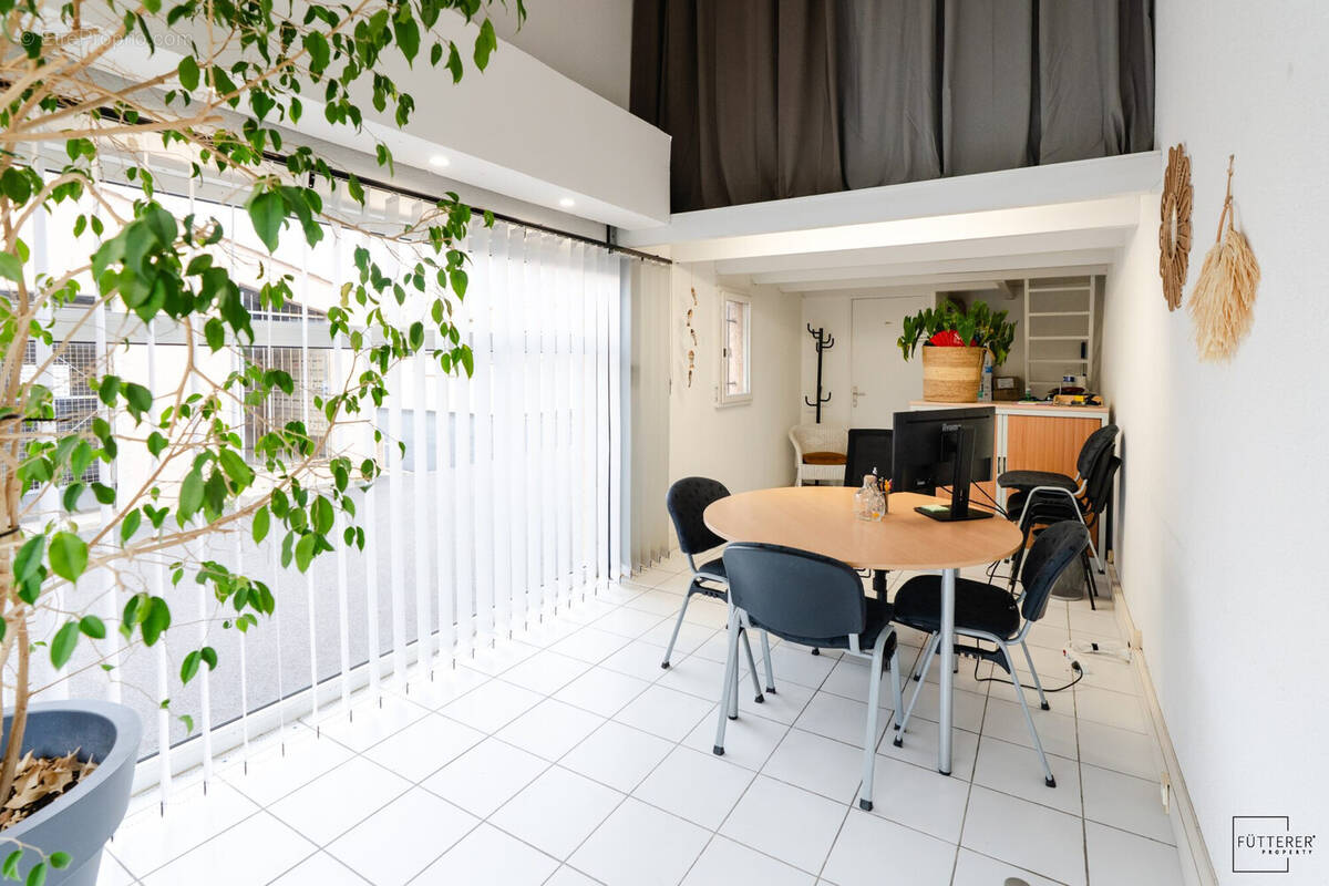 Commerce à GRUISSAN