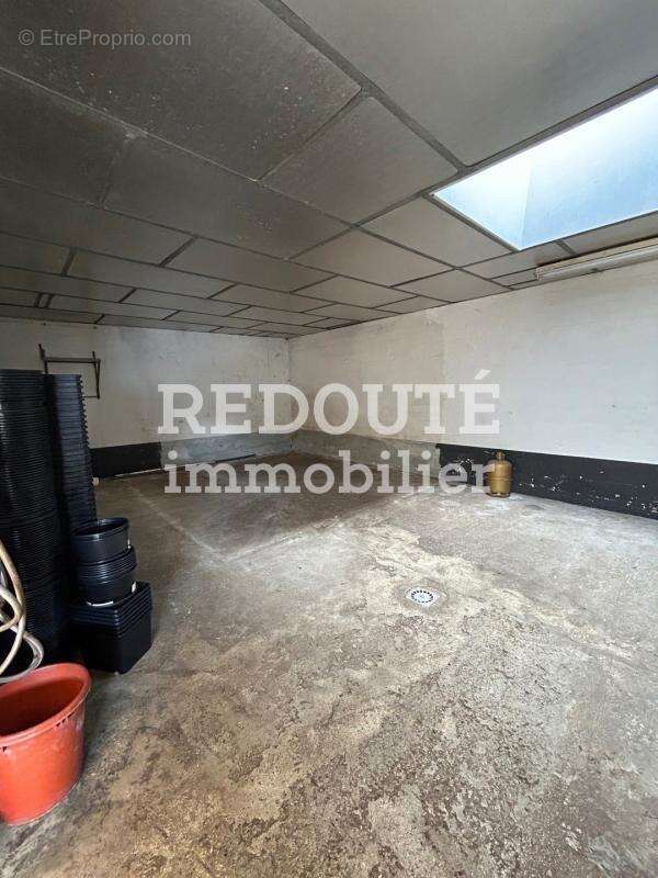Local de stockage A Vendre env 150m2 REIMS - photo 8