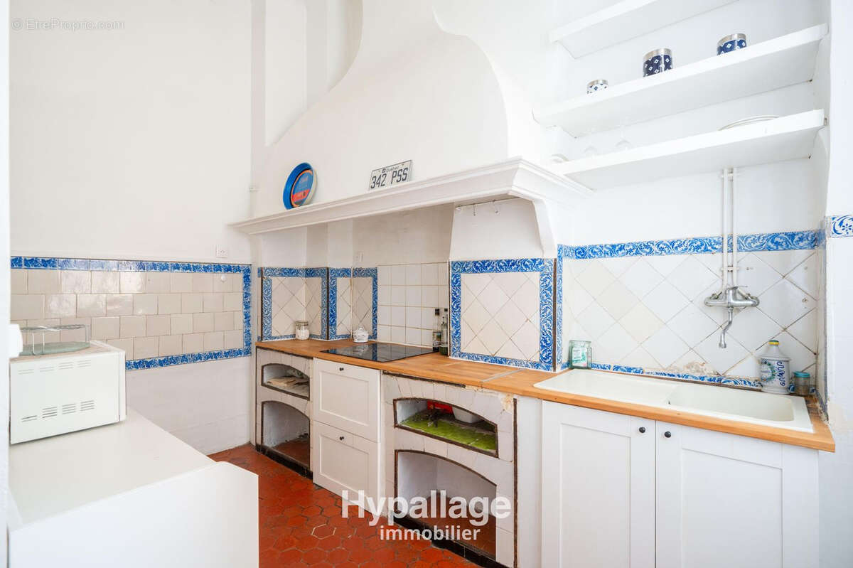 Vend type 3 balcon lumineux cave ancien 13001 Marseille - photo 11