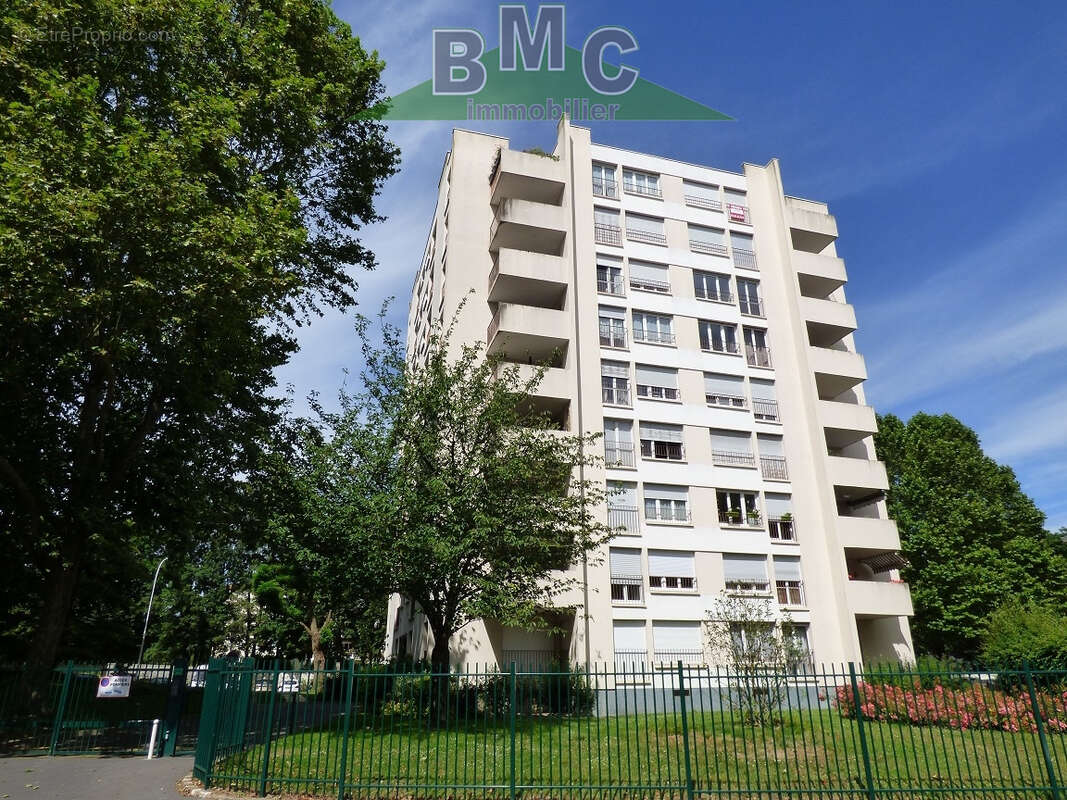Appartement à LE PLESSIS-BOUCHARD
