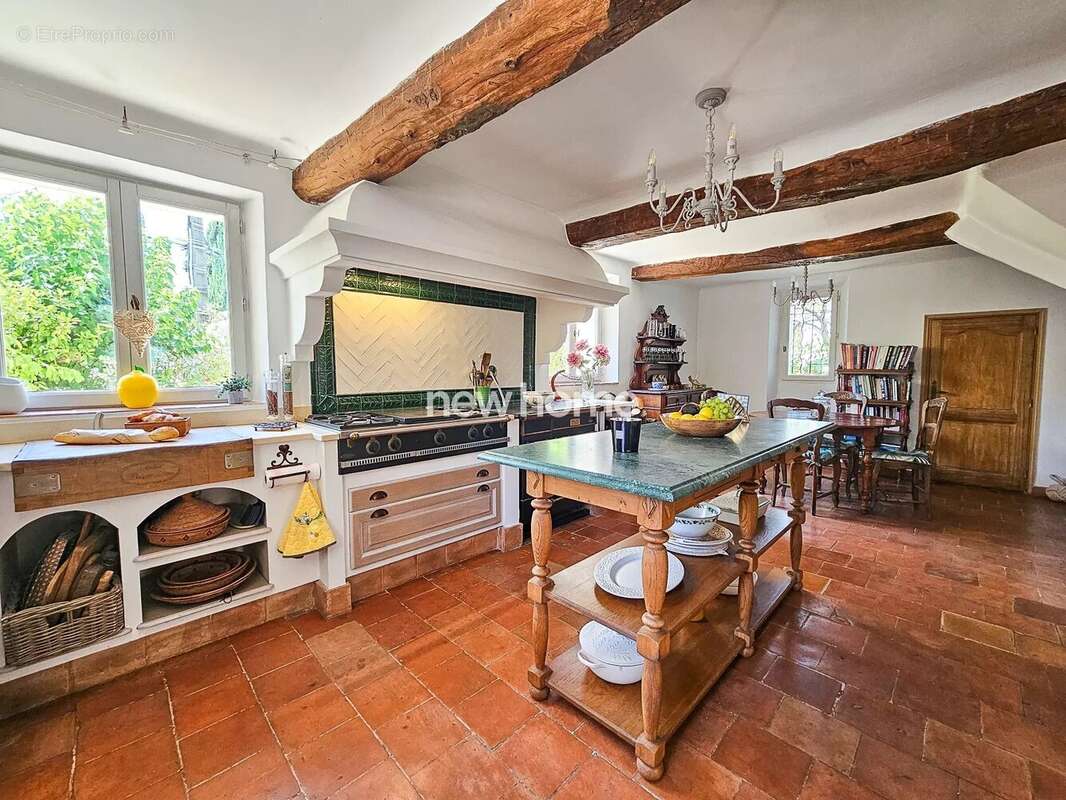 Magnifique bastide en pierre avec jardin clos et belle piscine avec cuisine d?été - photo 20