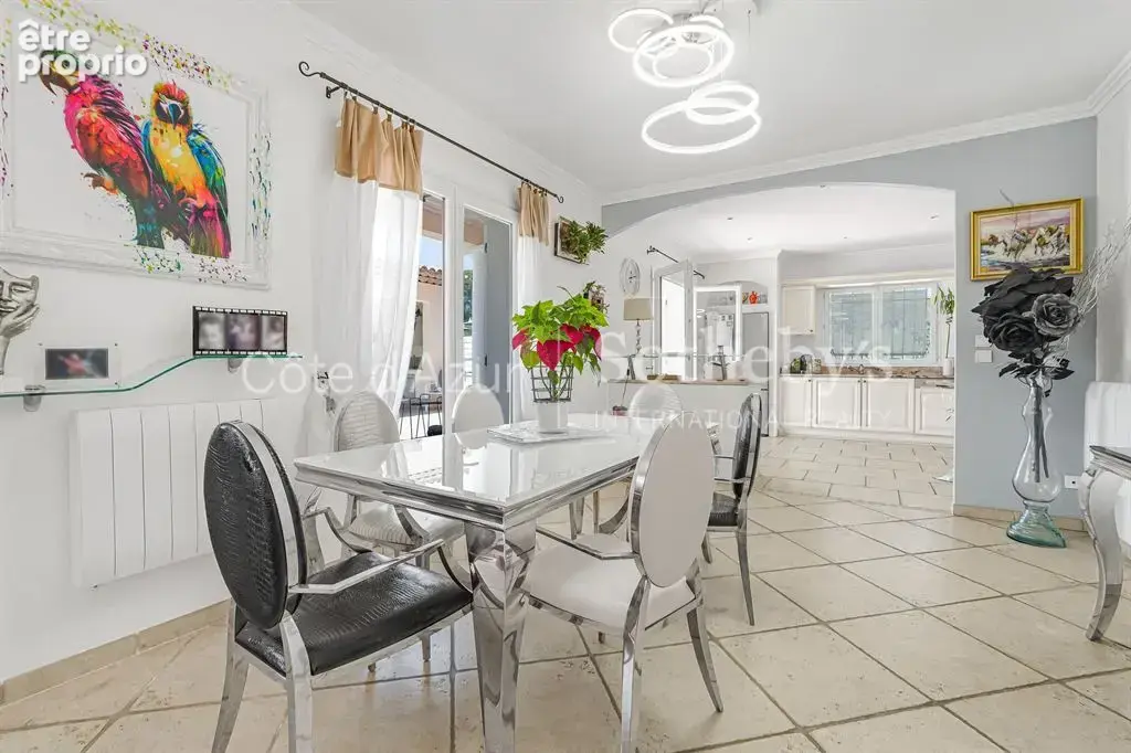Villa provençale avec dépendance, piscine et potentiel d'extension sur terrain de 3 000 m² - photo 6