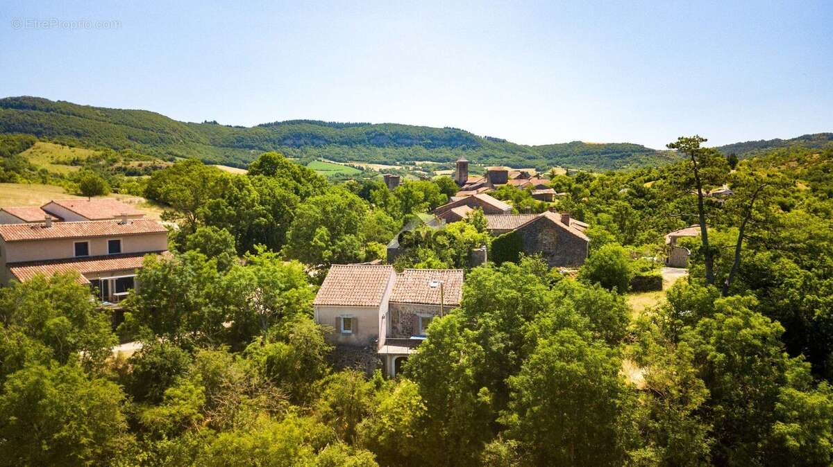 Maison 70 m² à Sainte-Eulalie-De-Cernon  - photo 2