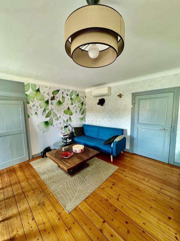 Appartement à COURCELLES-CHAUSSY