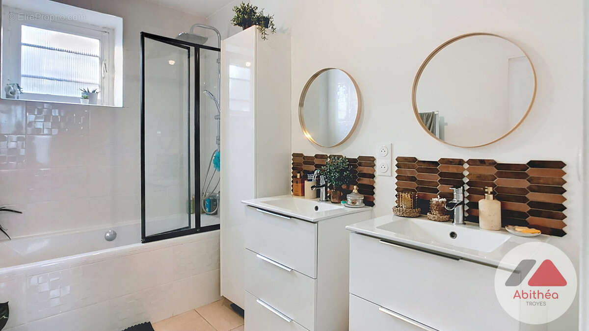 Maison à SAINT-ANDRE-LES-VERGERS