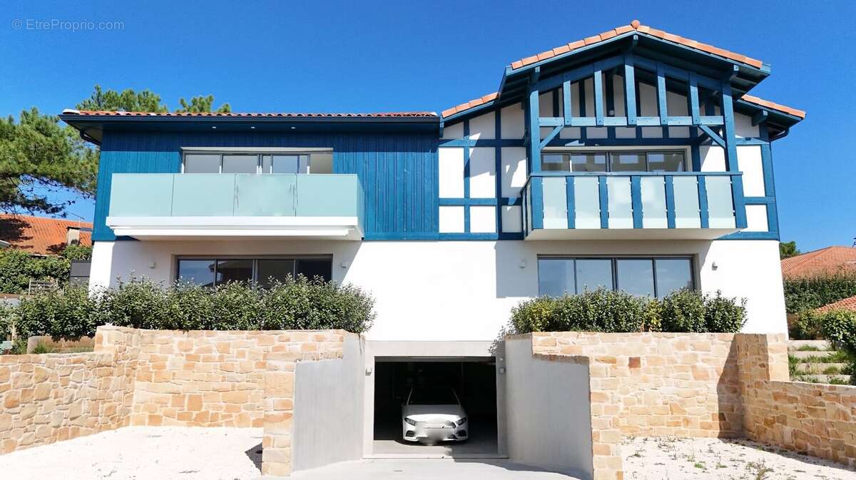 Appartement au 1er et dernier etage de type 3 pièces de 74.91 m2 avec terrasse de 7.50 m2 + 2 parking en sous sol - photo 6