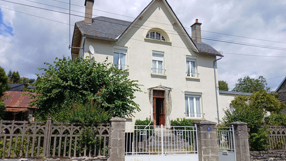 Maison à MAURIAC