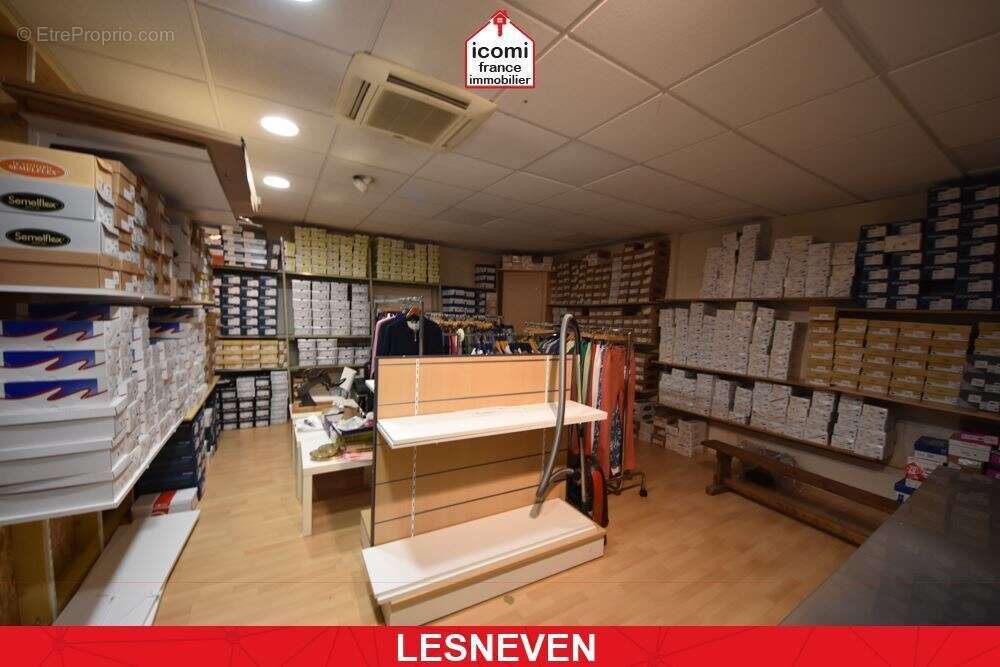 Finistere - lesneven (29260) - a vendre - locaux commerciaux avec vitrine - reserve - bureau - atelier - jardin - beau potentiel - photo 7