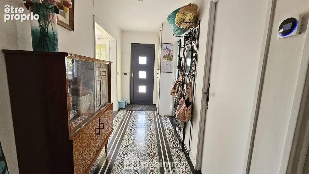 Une entrée spacieuse de 9 m².