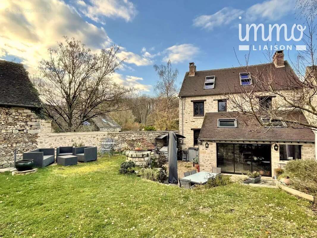 Maison à FLEURY-EN-BIERE