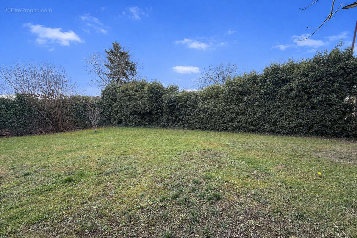 Maison à COMMELLE-VERNAY