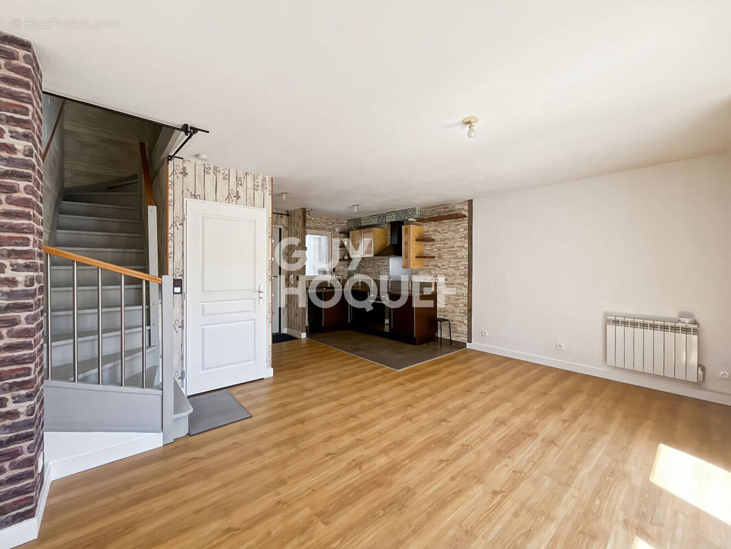 Appartement à FONTENAY-TRESIGNY