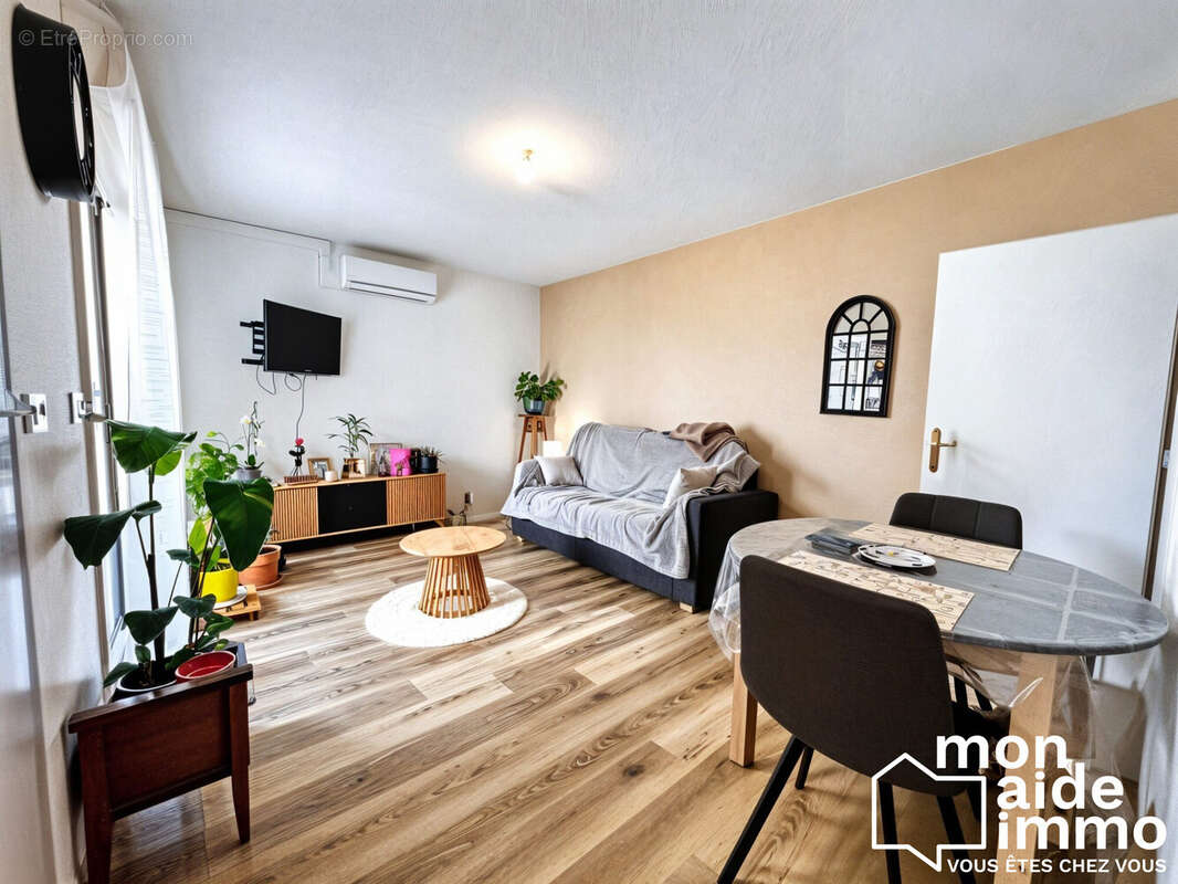 Appartement à COUTRAS
