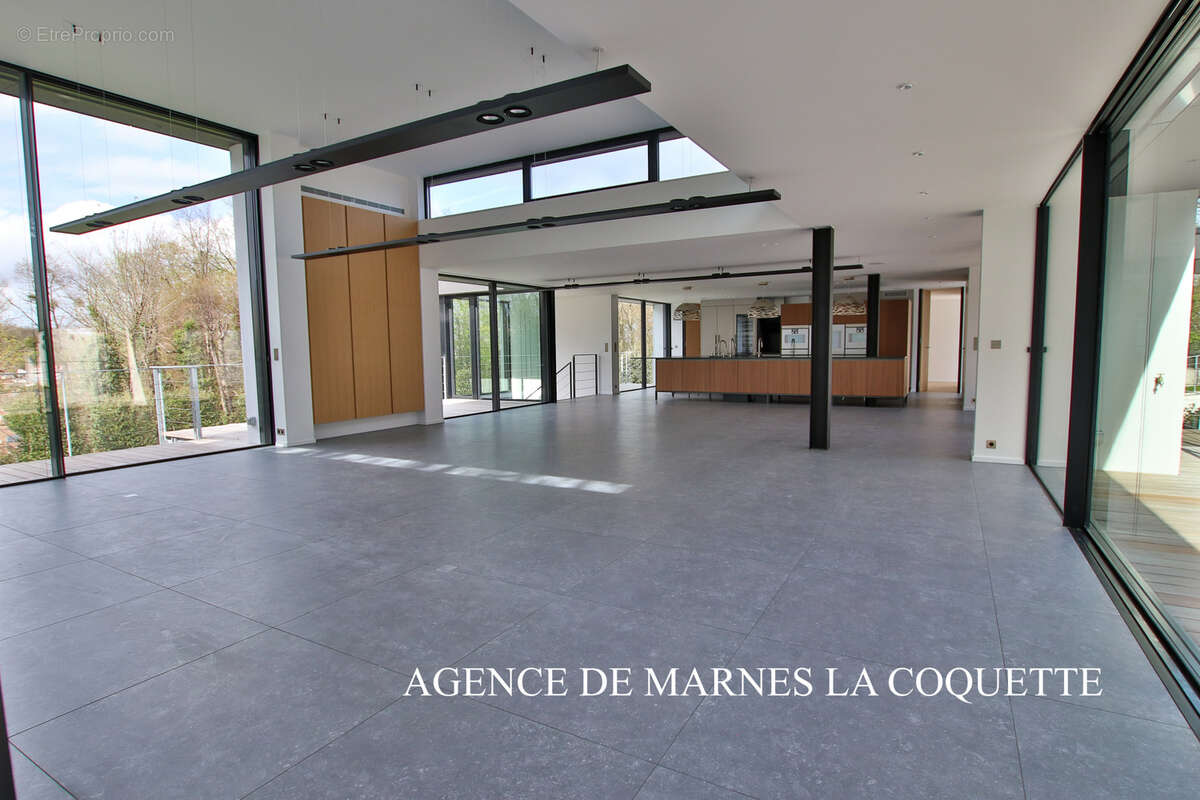 Maison à VILLE-D'AVRAY
