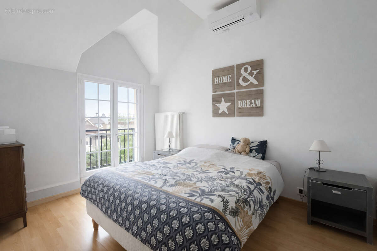 Maison à OZOIR-LA-FERRIERE