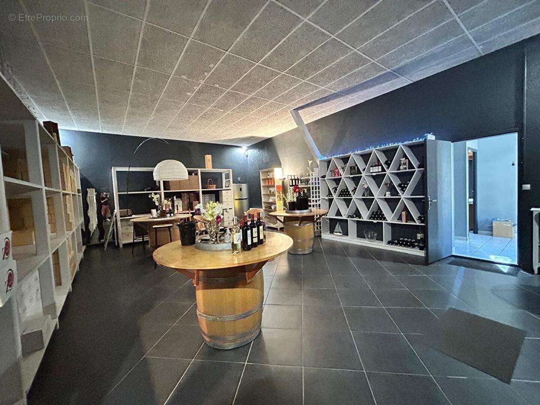 Dans le Blayais ,Beau Domaine Viticole  Rentable en AOP "Côtes de Bourg" avec  des Bâtiments d'exploitation spacieux et bien équ - photo 11
