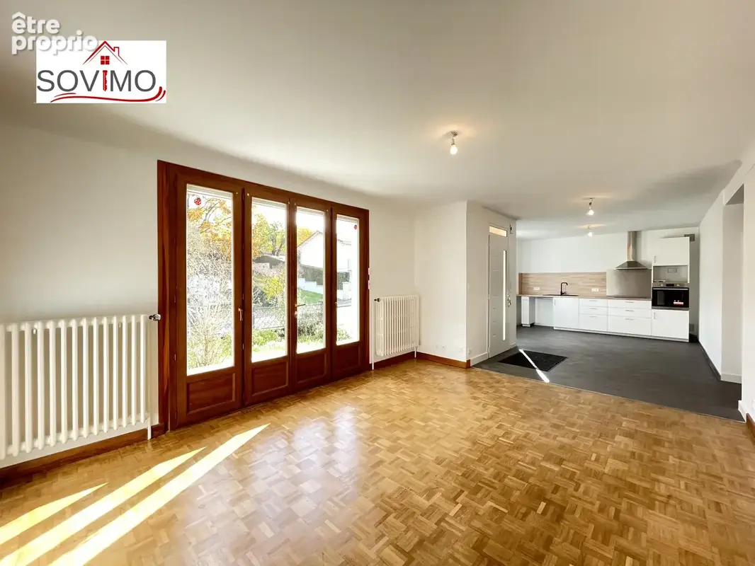 En centre ville, belle maison rénovée avec jardin, garage, et terrasse - photo 5