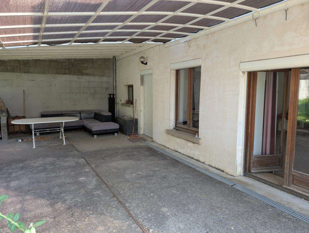 Maison 212 m² à Chavanoz  - photo 6