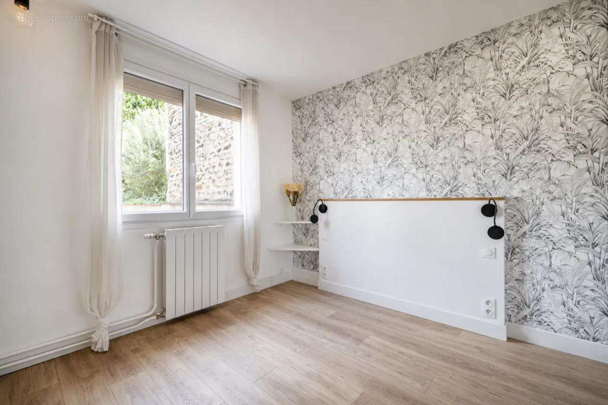 Appartement T3 / 2 chambres / Box et Caves - photo 6