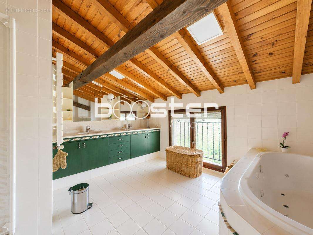 Cœur Côte Pavée – Belle maison familiale 5 chambres avec jardin & piscine - photo 12