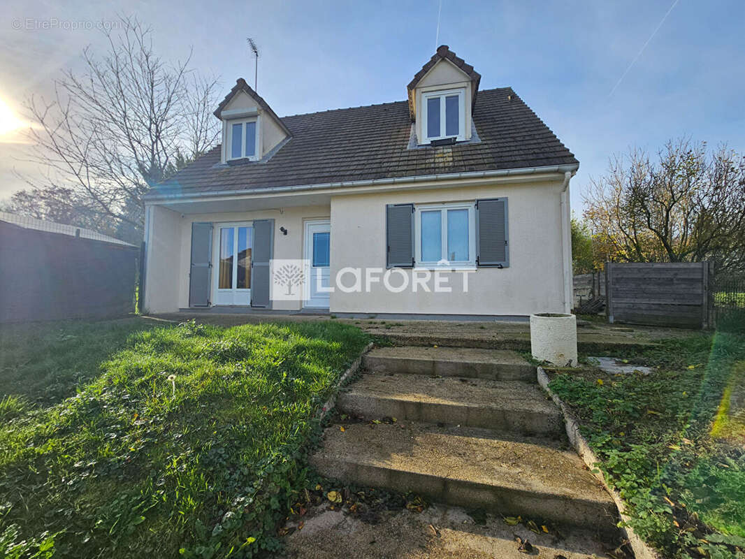 Maison à BALAGNY-SUR-THERAIN