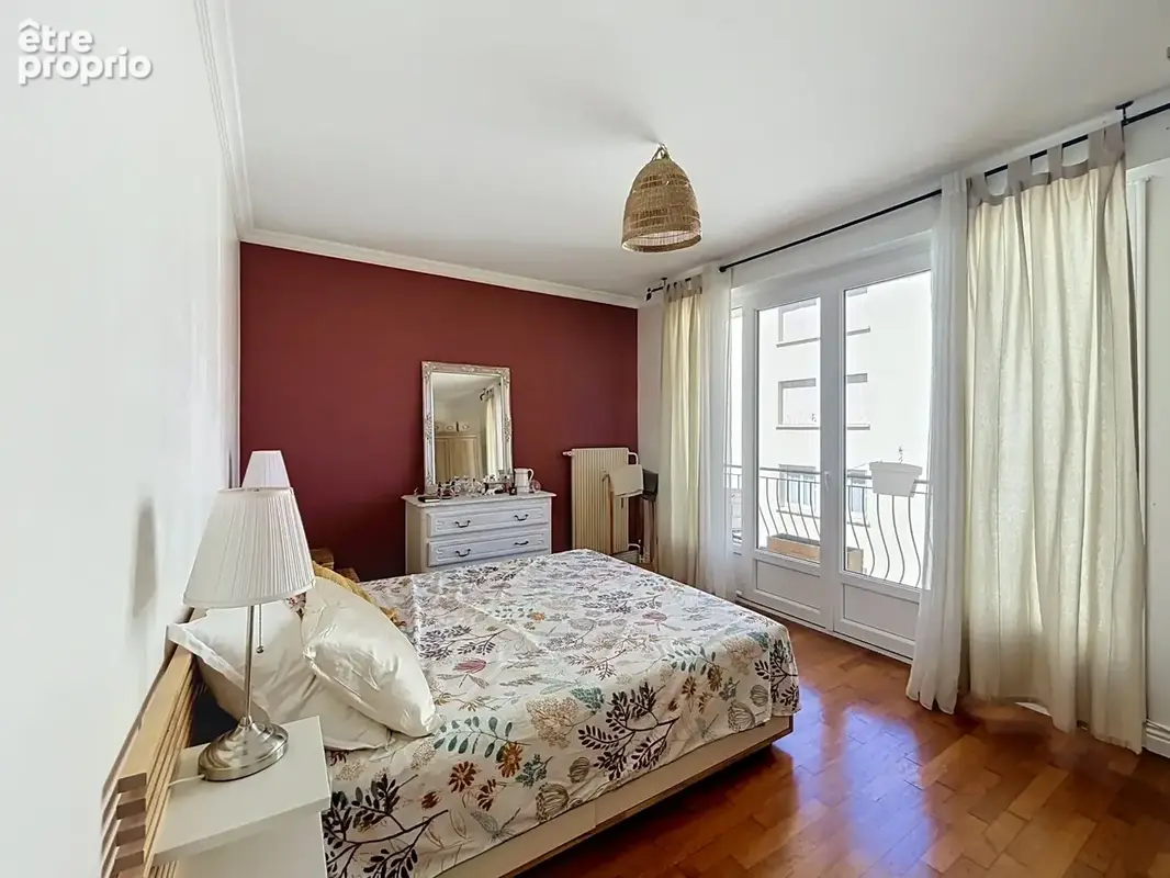Appartement T3 en dernier étage 72m2 et ses deux balcons - Haut Montchapet limite Victor Hugo - photo 5