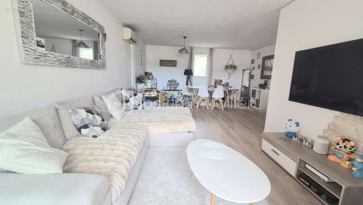 HYERES OUEST - Appartement T4 de 91 m² - Terrasse - Stationnement privatif - photo 6