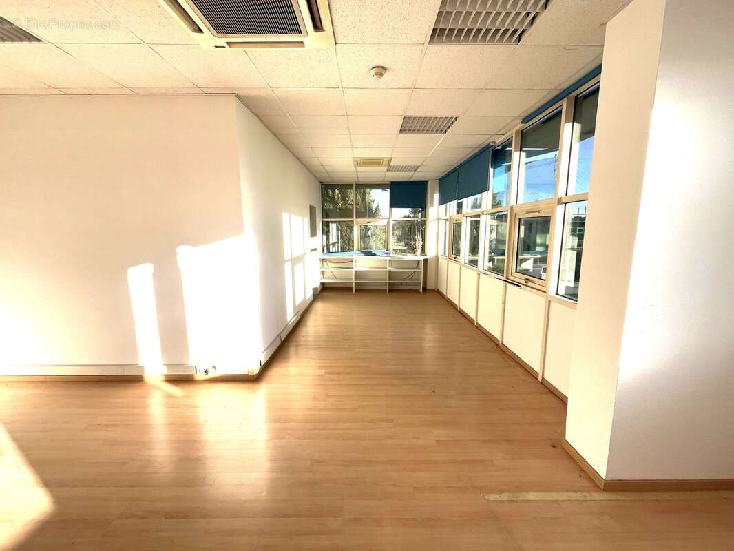 Commerce à TOULOUGES