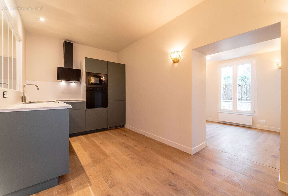 Appartement à PARIS-10E