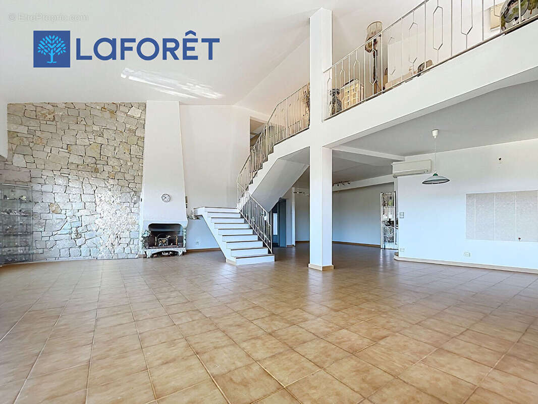 Maison Cagnes Sur Mer 10 pièce(s) 330m2 - photo 9