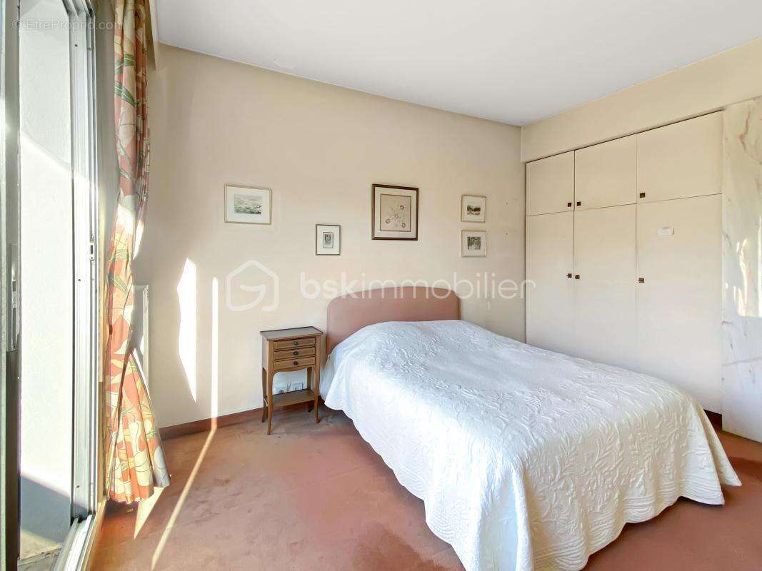 Appartement à VILLE-D'AVRAY