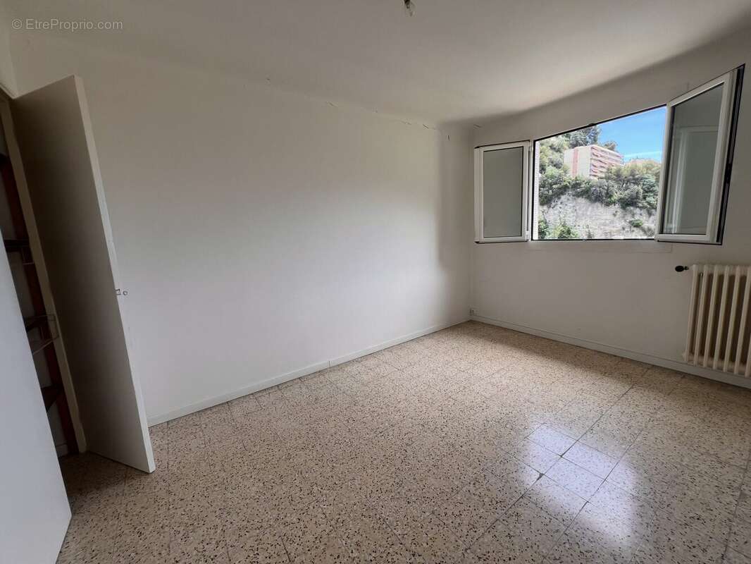 Chambre 1 - Appartement à NICE