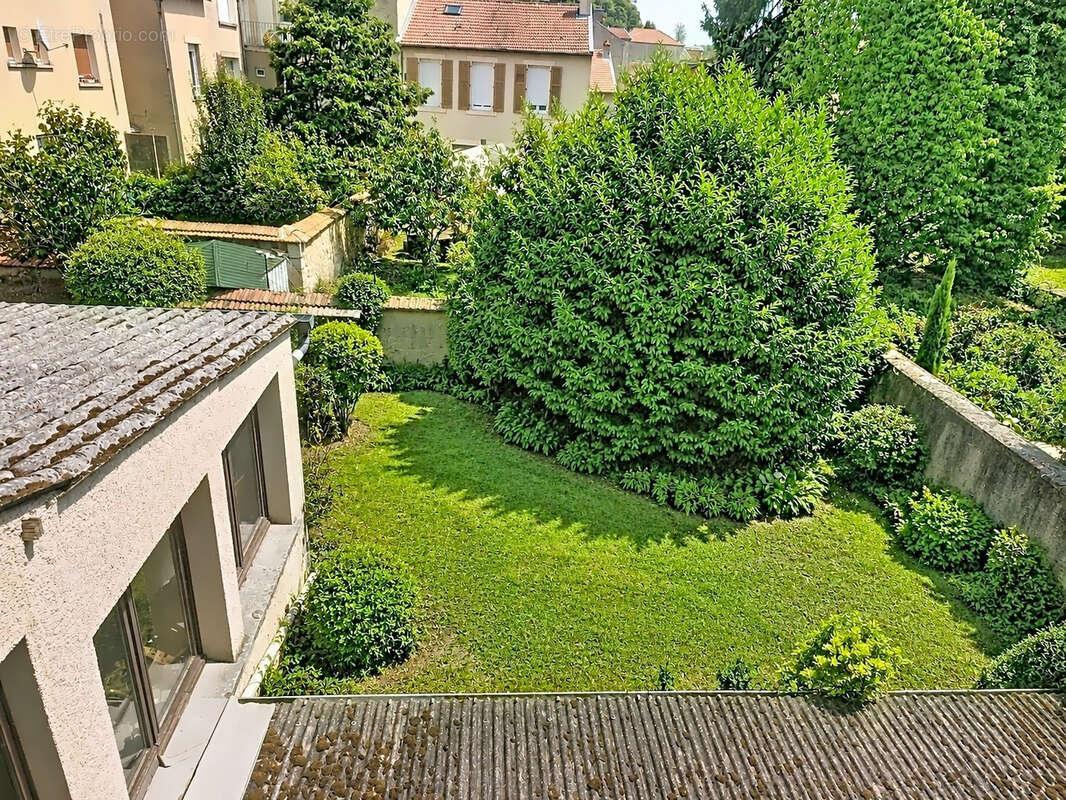 Maison de ville - beau potentiel - photo 11