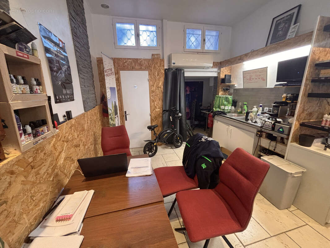 Commerce à LA TRINITE