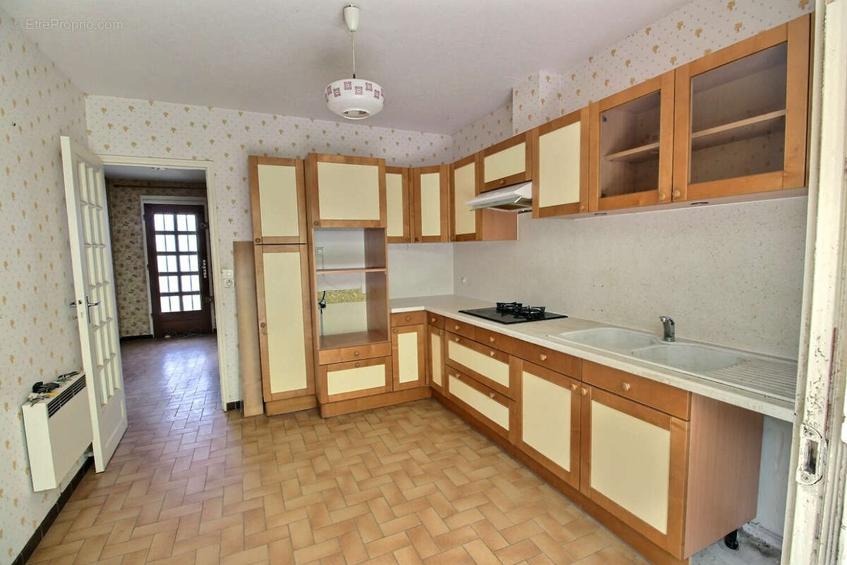 Maison 91 m² à Saint-Florentin  - photo 7