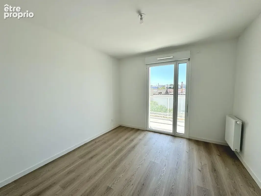 Appartement 3 pièces 64 m² à vendre à Bordeaux (33300) - photo 3