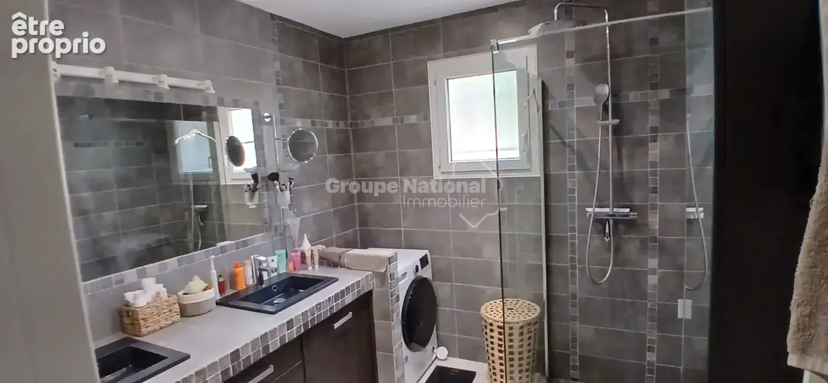 Maison de plain pied de 122m² avec piscine et forage - photo 11
